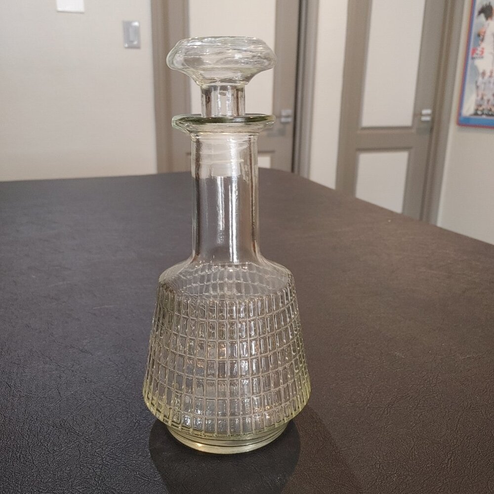 Vintage Decanter, Barton's Canadian Supreme